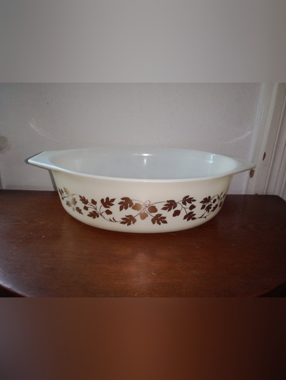 Mid Century Modern MCM Golden Acorn Leaf Pyrex 2.5 Qt Casserole Dish 1960s 60s